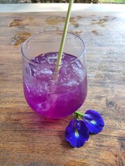 Butterfly pea tea with ice