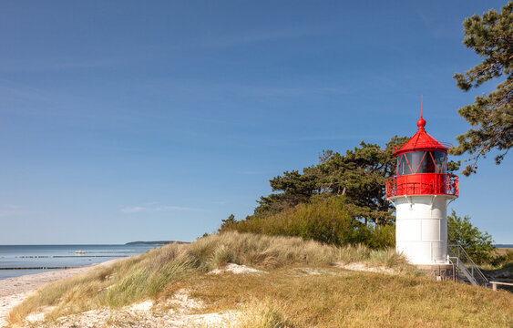 kleiner Leuchtturm in den D&uuml;nen am Gellen auf der Insel Hiddensee