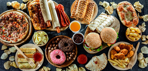 Foods enhancing the risk of cancer. Junk food