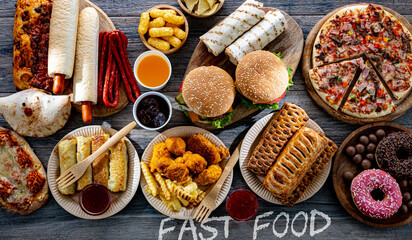 Foods enhancing the risk of cancer. Junk food
