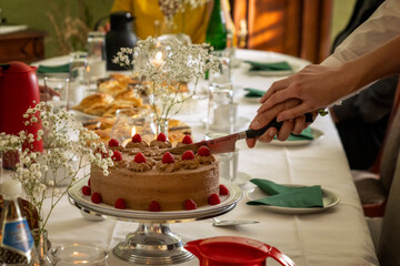 anschneiden einer Hochzeitstorte