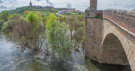 Fototapeta premium Medieval bridge of Galisteo