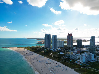 Naklejka premium Miami Beach skyline. Aerial drone shot of the Miami Beach. Aerial view of South Pointe Park and South Beach in Miami Beach. Miami skyline on a summer day.