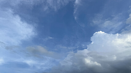 Obraz premium Clouds at the end of the rainy season