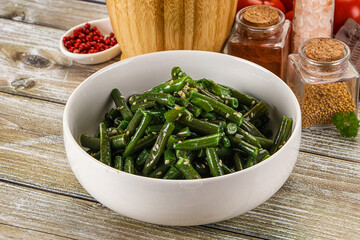 Green bean salad with sesame seeds