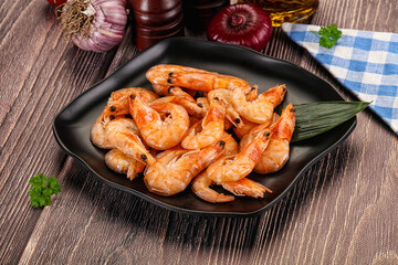 Steamed red prawn with spices
