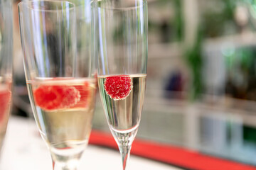 copa, champagne, frambuesa, trago, cóctel, beber, champaña, boda, restaurante, alcohol, celebraciones, fiesta, cristal, bebida, brindis, elegancia, de lujo, liquida