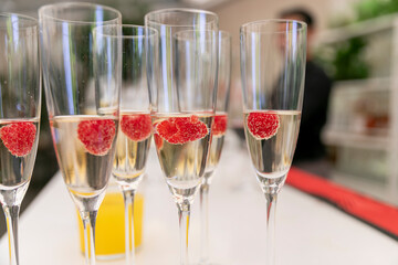 copa, champagne, frambuesa, trago, cóctel, beber, champaña, boda, restaurante, alcohol, celebraciones, fiesta, cristal, bebida, brindis, elegancia, de lujo, liquida