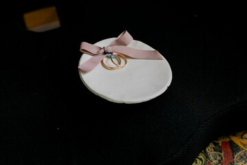 anillas, boda, dorada, amor, compromiso, símbolo, alhajas, metal, corazón, par, 2, regalo,...