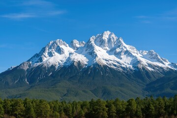 Obraz premium Peak under a clear blue sky in a scenic mountain landscape