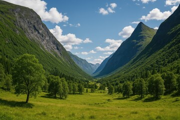 Obraz premium Scenic Mountain Scenery in a Norwegian Valley
