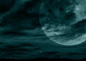 雲が出る満月の夜空緑