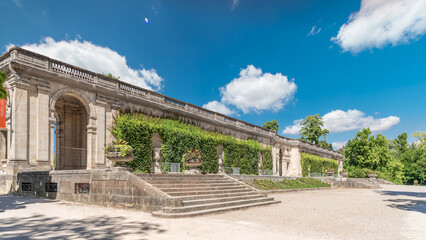 Obraz premium Palais du Capitole timelapse hyperlapse in Jardin public de Bordeaux, France