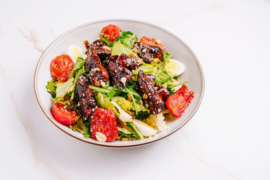 Tasty grilled chicken salad with fresh veggies, perfect for lunch