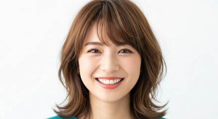 Fototapeta premium 最高の笑顔、輝きを放つ日本人女性のポートレート