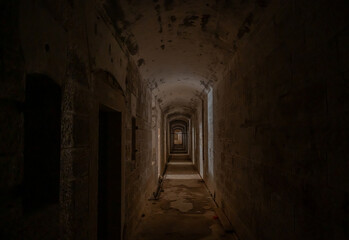 Fototapeta premium tunnel in the old city