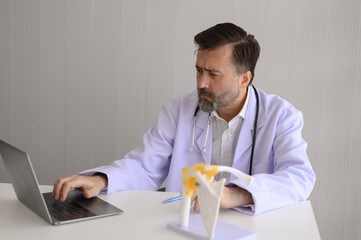 Doctors are preparing to examine patients in the hospital.