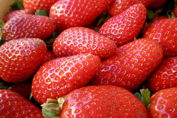 Strawberries, a fruit that children and adults love and that provides great health benefits