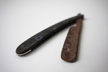Rasiermesser mit rostiger Klinge