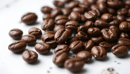 Naklejka premium Pile of dark brown glossy coffee beans arranged on a clean white background.