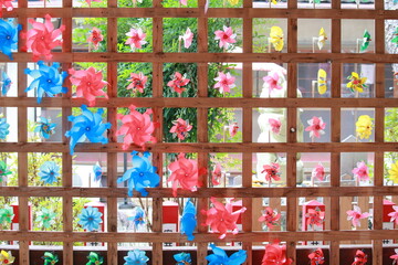 カラフルな風車