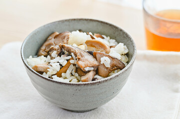 秋の味覚　しめじご飯