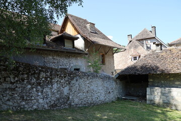 Bâtiment typique, vue de l'extérieur, village de Chanaz, département de la Savoie, France