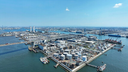 Obraz premium Aerial view of the port city