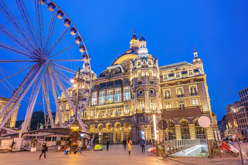 Obraz premium nterior of the monumental Central Railway Station in Antwerp