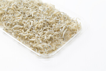 乾燥させたシラス