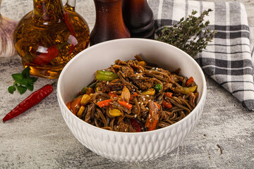 Soba with shredded pork and vegetables