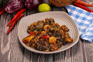 Squid with vegetables in oyser sauce
