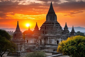 Obraz premium Ancient temples of bagan shining during golden sunset in myanmar