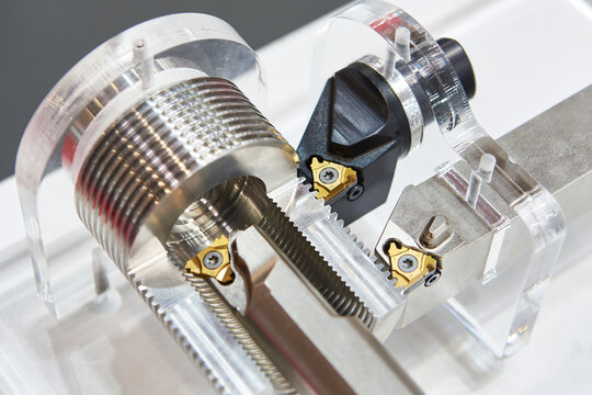 Internal thread cutters