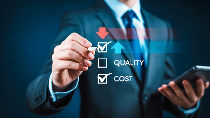 Naklejka premium Businessman checking quality and cost suit checklist