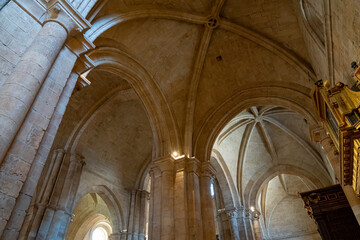 Exploring the stunning architecture of Colegiata de Santa Maria la Mayor de Toro in Zamora, Spain