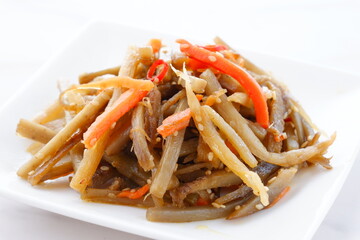 栄養たっぷりの健康食品で、家庭料理の定番といえば、きんぴらごぼう
