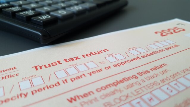 Australian tax form NAT 0660 Trust tax return for the year 2025