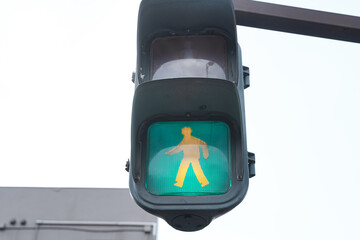 A close-up of a pedestrian crossing signal showing the 