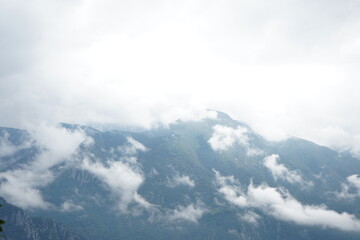 Obraz premium clouds over the mountains