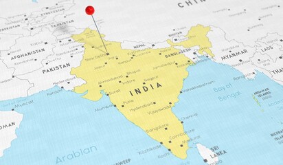 Obraz premium India, New Delhi - push pin on political map - 3D illustration