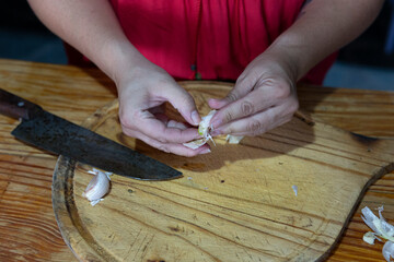 Unveiling the flavor: peeling garlic for culinary use
