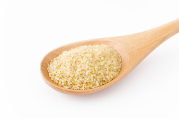 スプーンに載せたヒエのクローズアップ