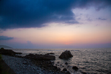 Fototapeta premium 夏の奄美大島の夜明けの風景。