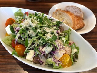 salad with bread
