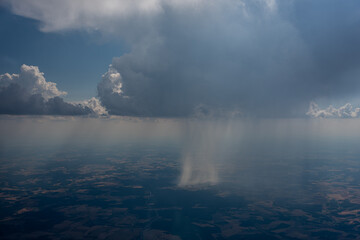 Regenschauer aus der Luft
