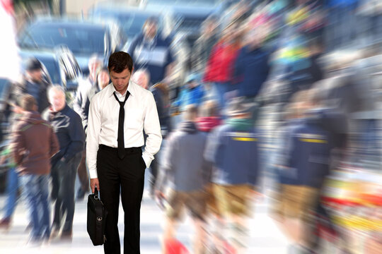 Einsamer Mann mit Burn Out