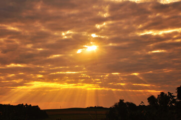 horizonte pôr do sol incrível lindo entardecer 