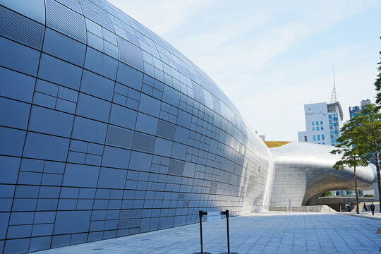 Dongdaemun Design Plaza or DDP in Seoul, South Korea - 韓国 ソウル 東大門デザインプラザ