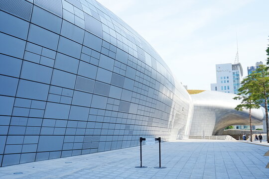 Dongdaemun Design Plaza or DDP in Seoul, South Korea - 韓国 ソウル 東大門デザインプラザ